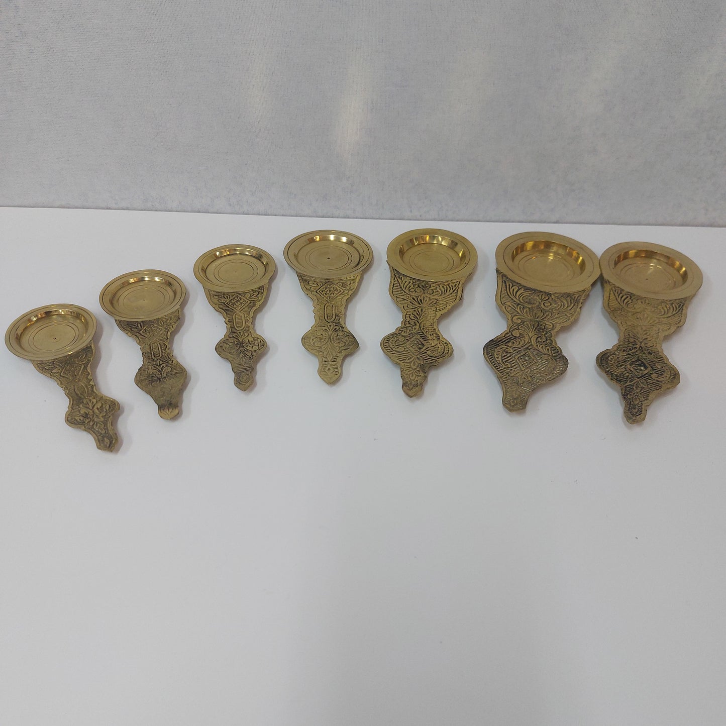 Brass Karpoora Aarti Holder / Brtass Sudam Thattu